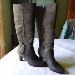 Vegan Life Stride Calf Boots Sz 8M Charcoal Grey